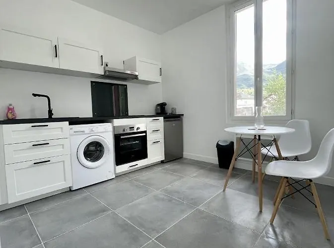 Pyreneen * פיירפיט-נסטאלה